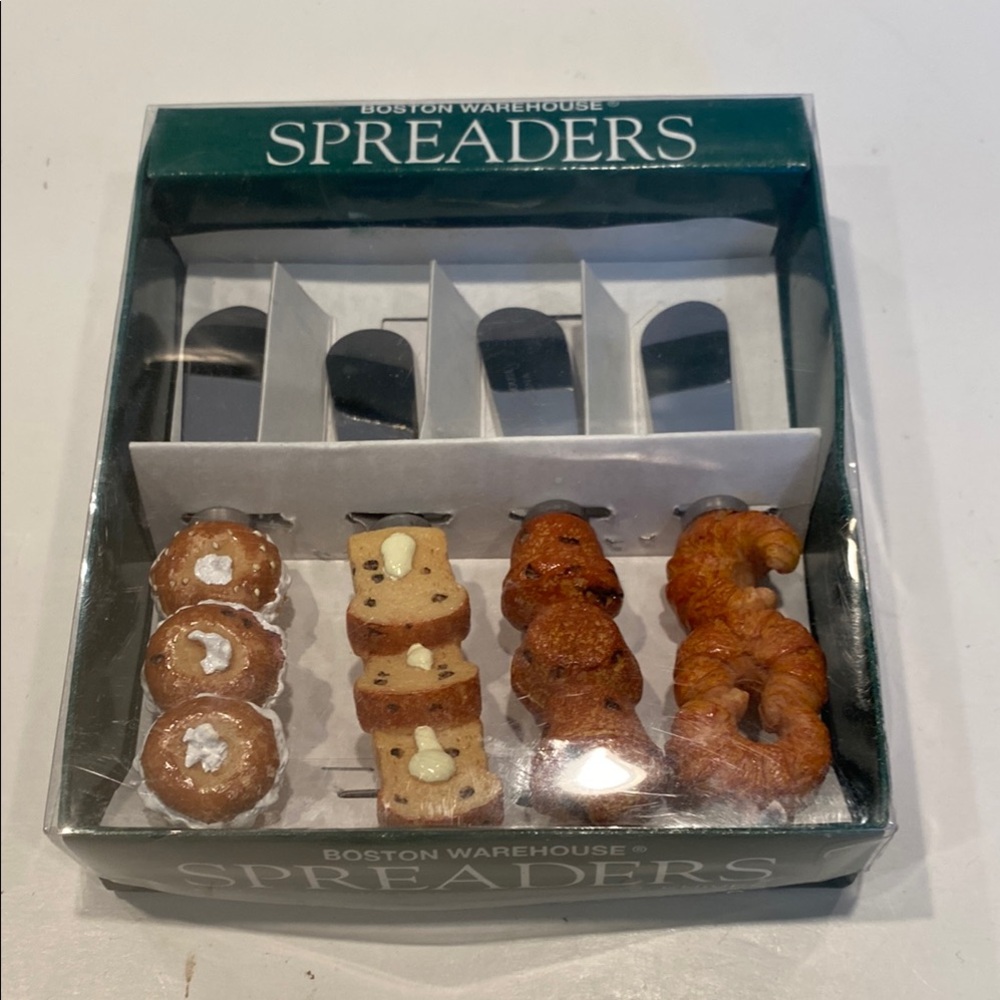 NIB Boston Warehouse Spreaders